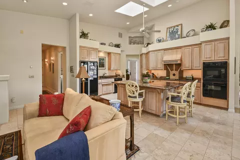 Kitchen - 5181 S Stonehaven Dr, Springfield, MO 65809 photo 10 of 11