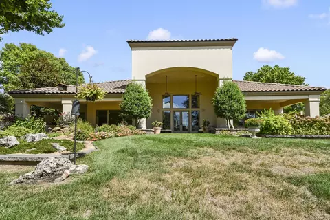 Exterior - 5181 S Stonehaven Dr, Springfield, MO 65809 photo 12 of 18