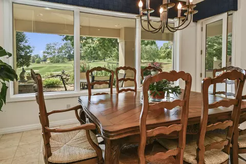 Dining - 5181 S Stonehaven Dr, Springfield, MO 65809 photo 4 of 5