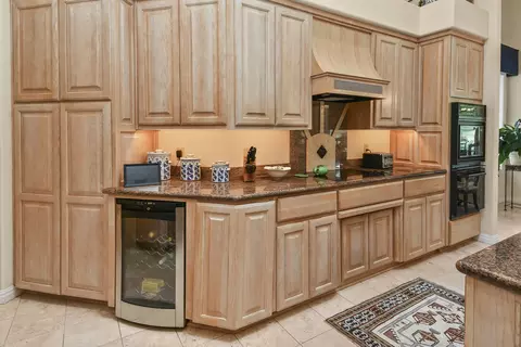 Kitchen - 5181 S Stonehaven Dr, Springfield, MO 65809 photo 5 of 11