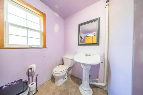 Bath - 7777 Jayson St, Birch Tree, MO 65438 photo 3 of 3