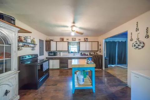 Kitchen - 7777 Jayson St, Birch Tree, MO 65438 photo 1 of 2