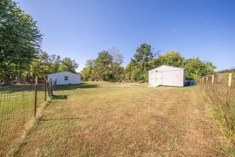 Exterior - 7777 Jayson St, Birch Tree, MO 65438 photo 3 of 5