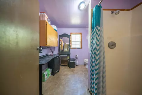 Bath - 7777 Jayson St, Birch Tree, MO 65438 photo 2 of 3