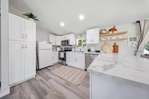 Kitchen - 212 Primrose Ln, Clever, MO 65631 photo 1 of 2