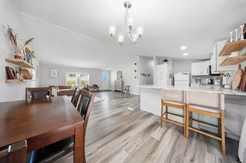 Dining - 212 Primrose Ln, Clever, MO 65631 photo 2 of 2