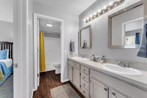 Bath - 490 Abby Ln #1, Branson, MO 65616 photo 1 of 2