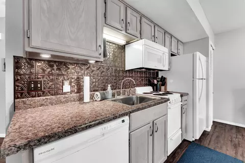 Kitchen - 490 Abby Ln #1, Branson, MO 65616 photo 2 of 2