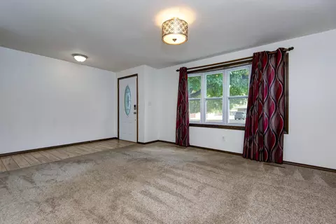 Living - 315 S Troy Ave, Springfield, MO 65802 photo 4 of 9