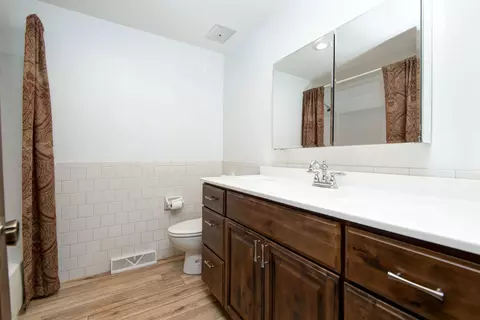 Bath - 315 S Troy Ave, Springfield, MO 65802 photo 1 of 2