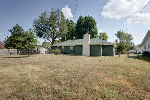 Exterior - 315 S Troy Ave, Springfield, MO 65802 photo 7 of 9