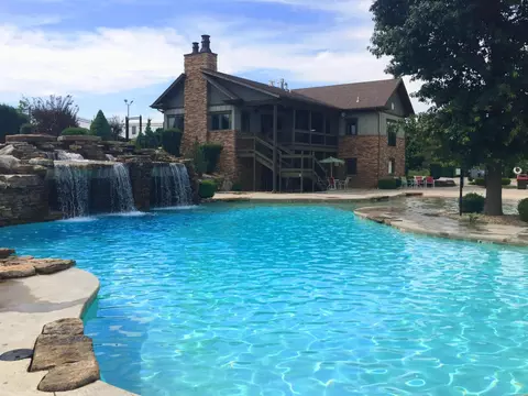 Exterior - 1140 S Erika Ave, Springfield, MO 65802 photo 11 of 14