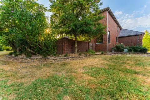 Exterior - 3596 E Montrose Ct, Springfield, MO 65809 photo 10 of 19