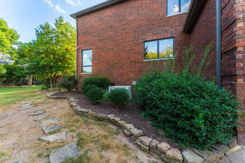 Exterior - 3596 E Montrose Ct, Springfield, MO 65809 photo 6 of 19