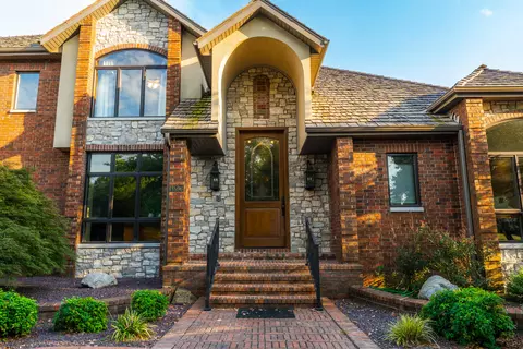 Exterior - 3596 E Montrose Ct, Springfield, MO 65809 photo 2 of 19
