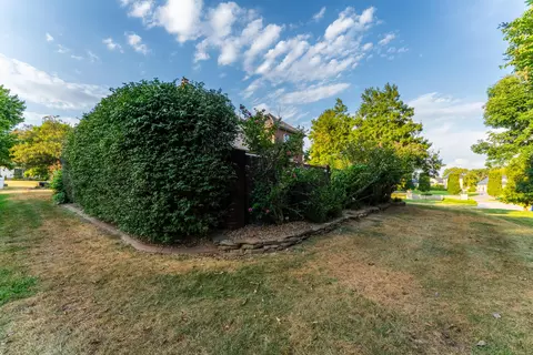 Exterior - 3596 E Montrose Ct, Springfield, MO 65809 photo 12 of 19