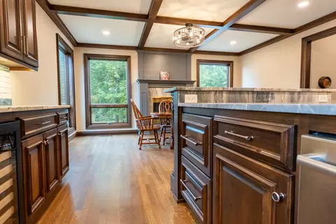 Kitchen - 3596 E Montrose Ct, Springfield, MO 65809 photo 3 of 9