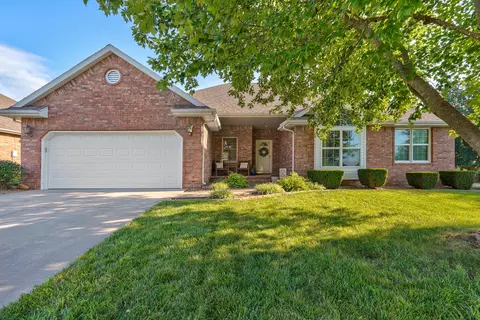 Exterior - 4668 S Warren Rd, Springfield, MO 65810 photo 3 of 13