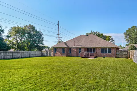Exterior - 4668 S Warren Rd, Springfield, MO 65810 photo 7 of 13