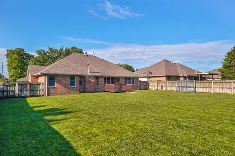 Exterior - 4668 S Warren Rd, Springfield, MO 65810 photo 8 of 13