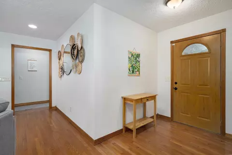 Entry Way - 4668 S Warren Rd, Springfield, MO 65810 photo 1 of 2