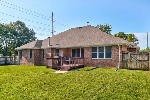 Exterior - 4668 S Warren Rd, Springfield, MO 65810 photo 10 of 13