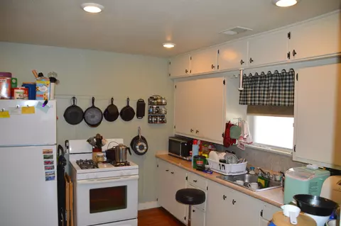 Kitchen - 2613 W Lombard St, Springfield, MO 65802 photo 1 of 2