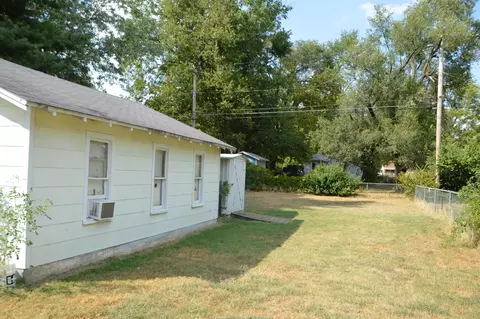Exterior - 2613 W Lombard St, Springfield, MO 65802 photo 2 of 4