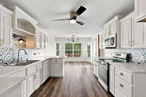 Kitchen - 719 Becky St, Willard, MO 65781 photo 1 of 2