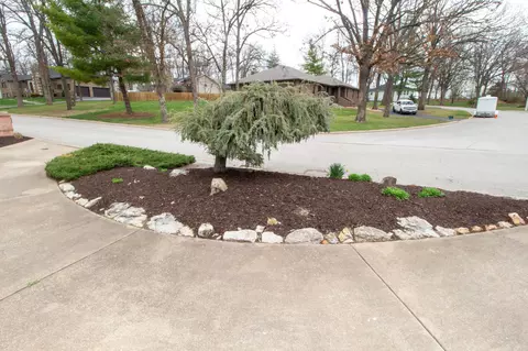 Exterior - 8420 Interlochen Dr, Nixa, MO 65714 photo 13 of 24