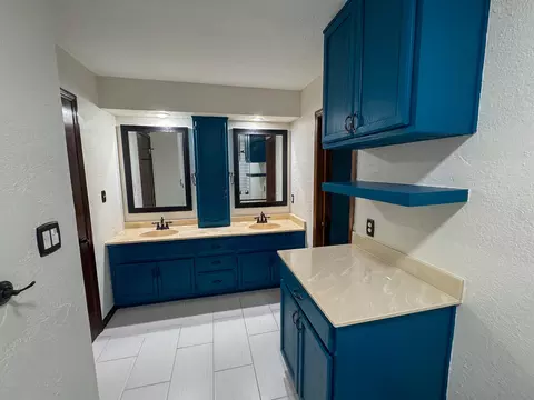 Bath - 8420 Interlochen Dr, Nixa, MO 65714 photo 2 of 10