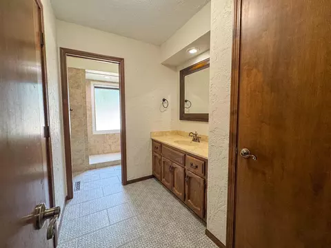 Bath - 8420 Interlochen Dr, Nixa, MO 65714 photo 6 of 10