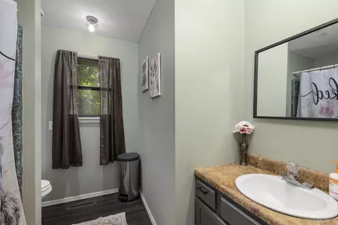 Bath - 212 E Deanna Ln, Nixa, MO 65714 photo 2 of 2
