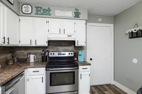 Kitchen - 212 E Deanna Ln, Nixa, MO 65714 photo 2 of 3