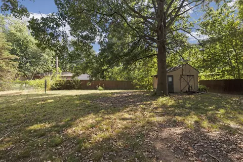 Exterior - 212 E Deanna Ln, Nixa, MO 65714 photo 4 of 5