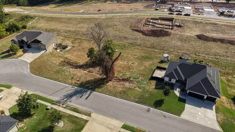714 S Peach, Nixa, MO 65714 photo 2