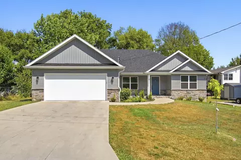 Exterior - 3141 E Iroquois St, Springfield, MO 65804 photo 2 of 8