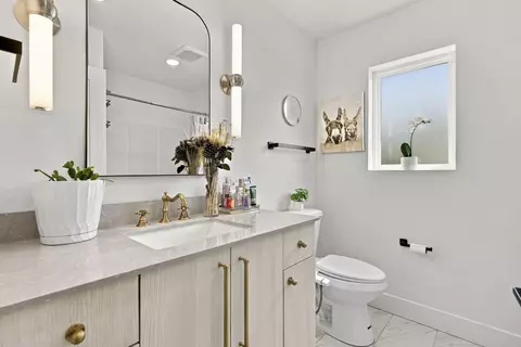 Bath - 3141 E Iroquois St, Springfield, MO 65804 photo 5 of 5