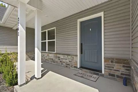 Exterior - 3141 E Iroquois St, Springfield, MO 65804 photo 3 of 8