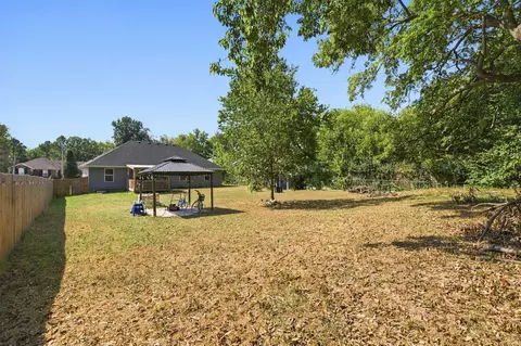 Exterior - 3141 E Iroquois St, Springfield, MO 65804 photo 5 of 8