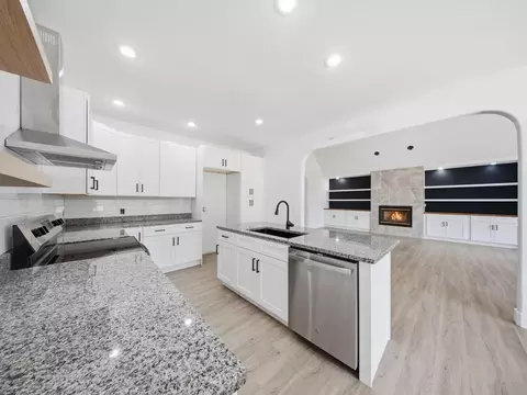 Kitchen - 2511 N Skyview Lane Ln, Ozark, MO 65721 photo 2 of 3