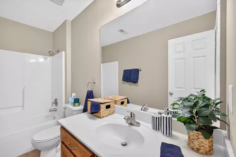 Bath - 3291 N Eakins Ave, Springfield, MO 65803 photo 3 of 3