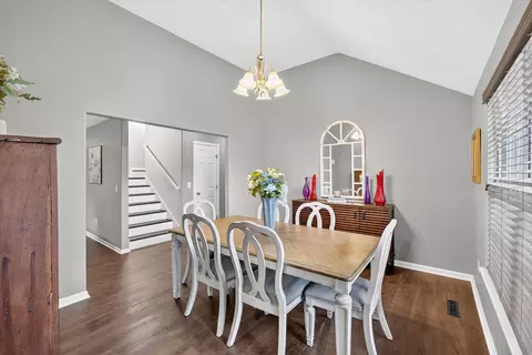 Dining - 3291 N Eakins Ave, Springfield, MO 65803 photo 3 of 4