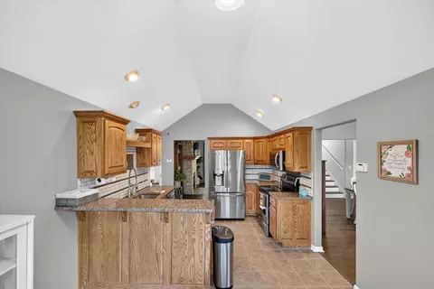 Kitchen - 3291 N Eakins Ave, Springfield, MO 65803 photo 2 of 5