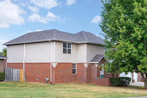 Exterior - 3291 N Eakins Ave, Springfield, MO 65803 photo 4 of 9