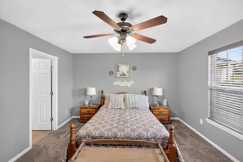 Bedroom - 3291 N Eakins Ave, Springfield, MO 65803 photo 2 of 6