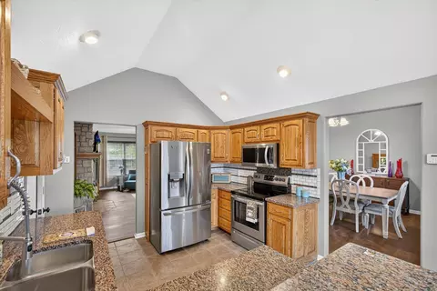 Kitchen - 3291 N Eakins Ave, Springfield, MO 65803 photo 3 of 5
