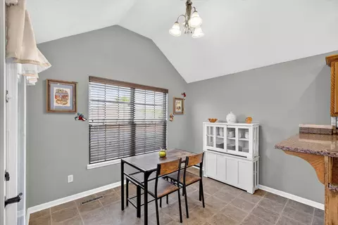 Dining - 3291 N Eakins Ave, Springfield, MO 65803 photo 4 of 4