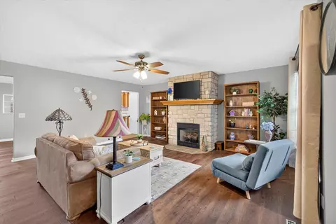 Living - 3291 N Eakins Ave, Springfield, MO 65803 photo 1 of 4