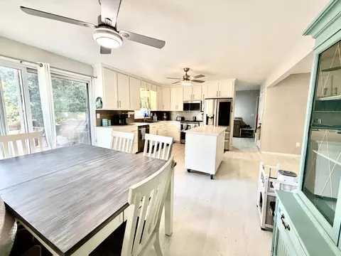 Kitchen - 205 N Harrison St, Mountain View, MO 65548 photo 6 of 11